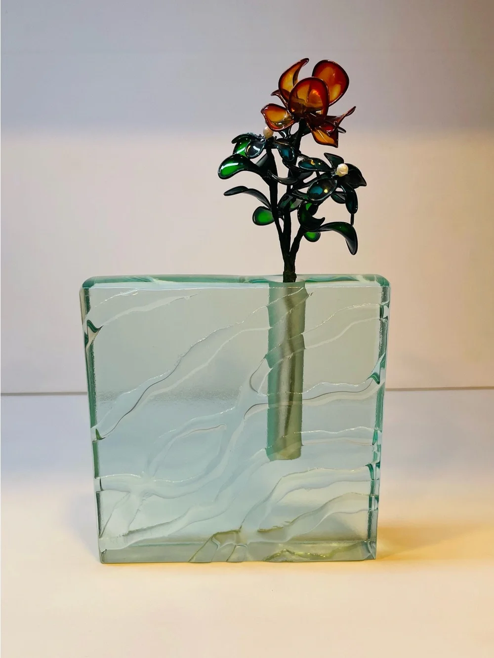 Stunning art glass sculpture/bud vase by artist Stephen Schlanser